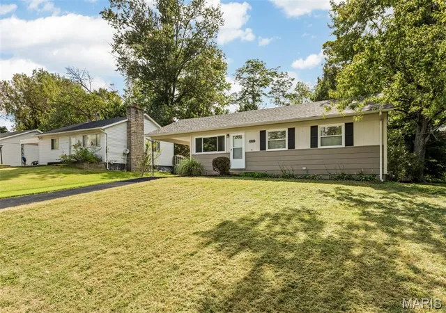 Photo 3 of Single family home for sale at 10826 Canter Way Dr, Saint Louis, MO 63114 | MLS# MIS26061055 | Listing updated on 2026-09-29