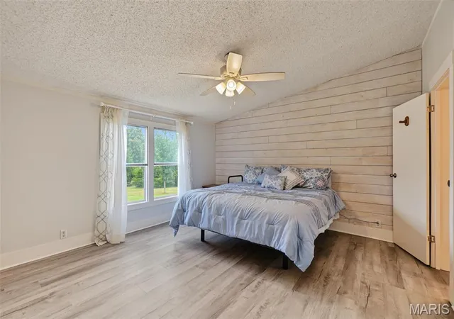 Photo 3 of Manufactured home for sale at 20499 Township Line Rd, Warrenton, MO 63383 | MLS# MIS26061057 | Listing updated on 2026-10-06