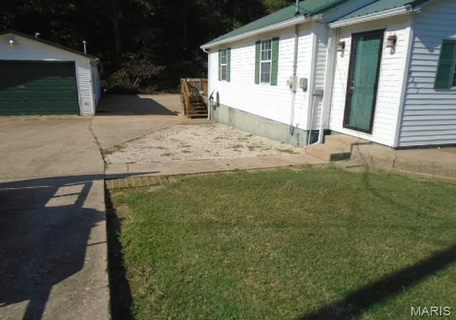 Photo 2 of Single family home for sale at 4287 Flucom Rd, De Soto, MO 63020 | MLS# MIS26061060 | Listing updated on 2026-09-25