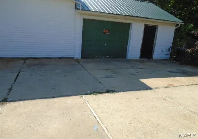 Photo 4 of Single family home for sale at 4287 Flucom Rd, De Soto, MO 63020 | MLS# MIS26061060 | Listing updated on 2026-09-25