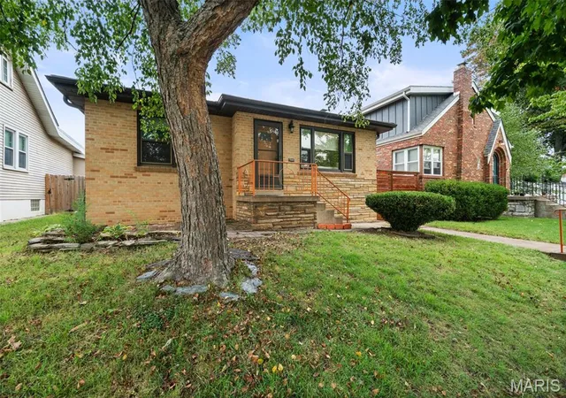 Photo 2 of Sale Pending at 4325 Alma Ave, Saint Louis, MO 63116 | MLS# MIS26061063 | Listing updated on 2026-10-09