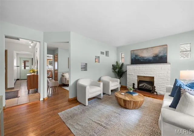 Photo 3 of Sale Pending at 4325 Alma Ave, Saint Louis, MO 63116 | MLS# MIS26061063 | Listing updated on 2026-10-09