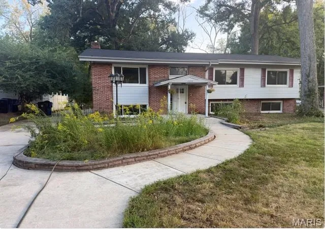 Single family home for sale at 12264 Belwyn Dr, Saint Louis, MO 63146 | MLS# MIS26061064