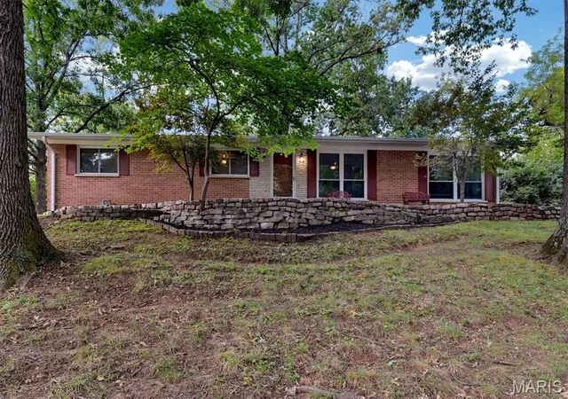 Photo 1 of Single family home for sale at 9 Green Garden Dr, St Ann, MO 63074 | MLS# MIS26061070 | Listing updated on 2026-09-28