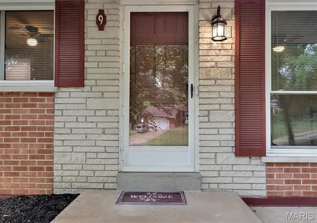Photo 3 of Single family home for sale at 9 Green Garden Dr, St Ann, MO 63074 | MLS# MIS26061070 | Listing updated on 2026-09-28