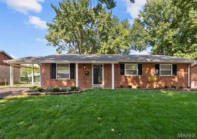 Photo 1 of Single family home for sale at 2007 Hungerford Dr, Florissant, MO 63031 | MLS# MIS26061071 | Listing updated on 2026-09-23