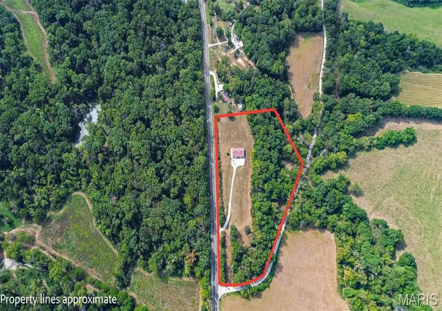 Photo 1 of Sale Pending at 16901 Otterville Rd, Grafton, IL 62037 | MLS# MIS26061072 | Listing updated on 2026-10-01