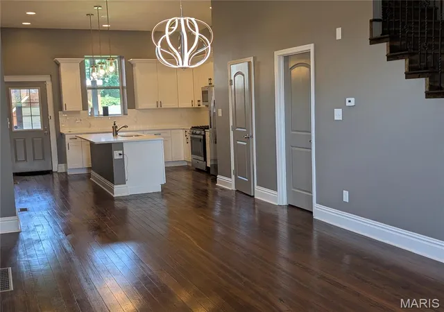Photo 3 of Single family home for sale at 2827 Oregon Ave, Saint Louis, MO 63118 | MLS# MIS26061073 | Listing updated on 2026-09-27