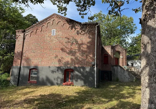 Photo 2 of Single family home for sale at 405 W Main St, Park Hills, MO 63601 | MLS# MIS26061078 | Listing updated on 2026-09-22