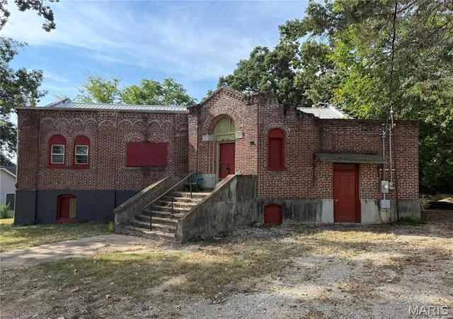 Photo 3 of Single family home for sale at 405 W Main St, Park Hills, MO 63601 | MLS# MIS26061078 | Listing updated on 2026-09-22