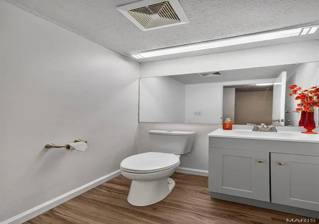 Listing Photo 4 - Condo for sale in building located at 2677 Falcons Wy, Saint Charles, MO 63303 - Unit #126