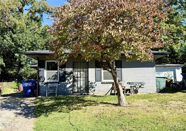 Photo 1 of Multi family home for sale at 3917 Pomona Ct, Saint Louis, MO 63116 | MLS# MIS26061094 | Listing updated on 2026-10-08