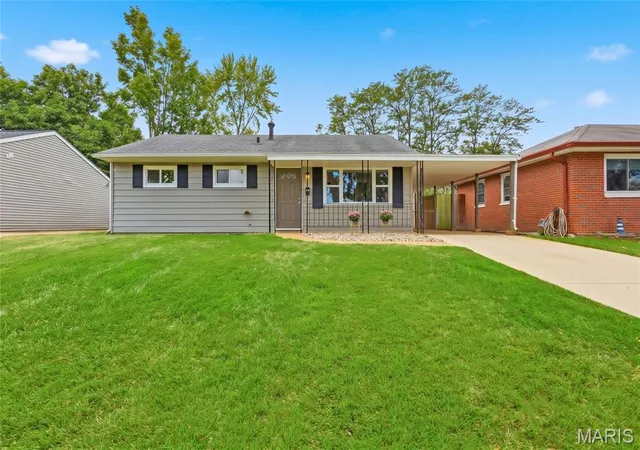 Photo 2 of Sale Pending at 3820 Primm St, Saint Louis, MO 63123 | MLS# MIS26061105 | Listing updated on 2026-10-24