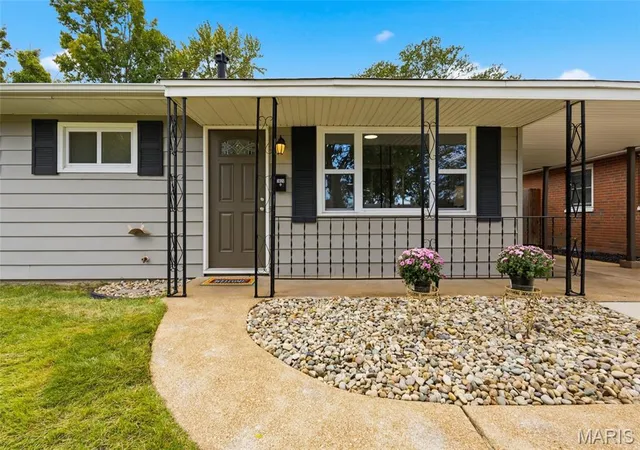 Photo 4 of Sale Pending at 3820 Primm St, Saint Louis, MO 63123 | MLS# MIS26061105 | Listing updated on 2026-10-24