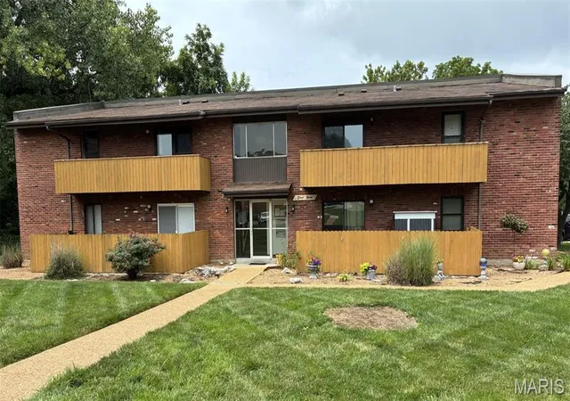 Condo for sale at 1190 Calley Dr #C, Saint Louis, MO 63125 | MLS# MIS26061106
