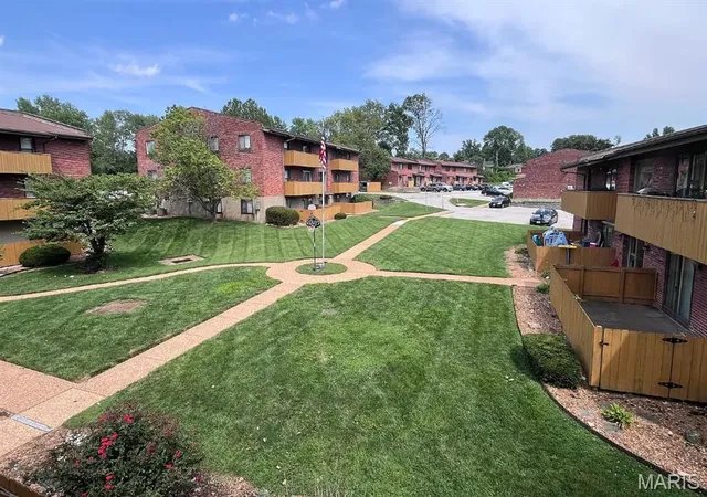 Photo 2 of Condo for sale at 1190 Calley Dr #C, Saint Louis, MO 63125 | MLS# MIS26061106 | Listing updated on 2026-09-22