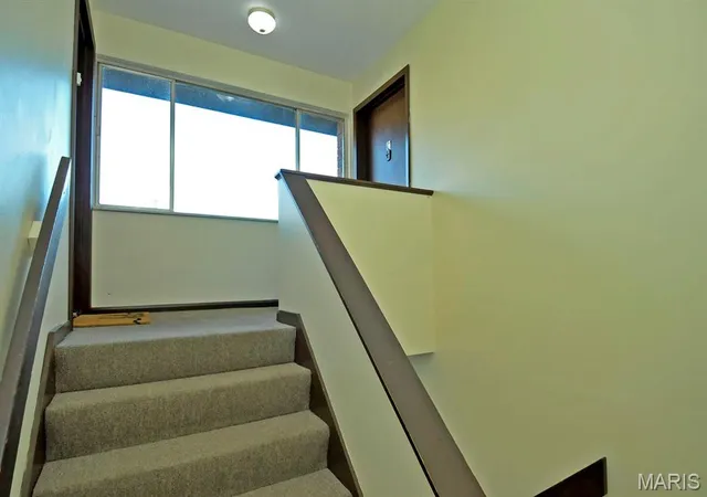 Photo 3 of Condo for sale at 1190 Calley Dr #C, Saint Louis, MO 63125 | MLS# MIS26061106 | Listing updated on 2026-09-22
