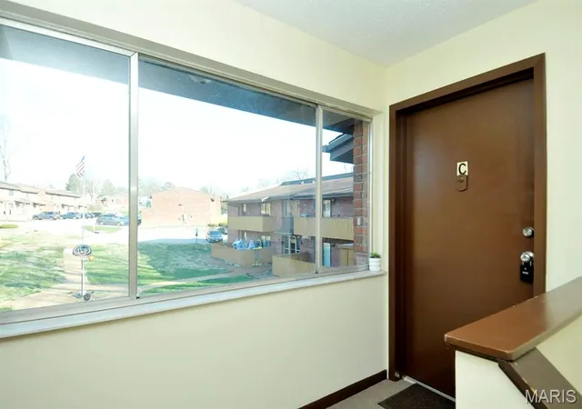 Photo 4 of Condo for sale at 1190 Calley Dr #C, Saint Louis, MO 63125 | MLS# MIS26061106 | Listing updated on 2026-09-22