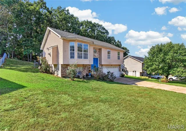 Photo 3 of Single family home for sale at 73 Adventura, Festus, MO 63028 | MLS# MIS26061113 | Listing updated on 2026-10-06