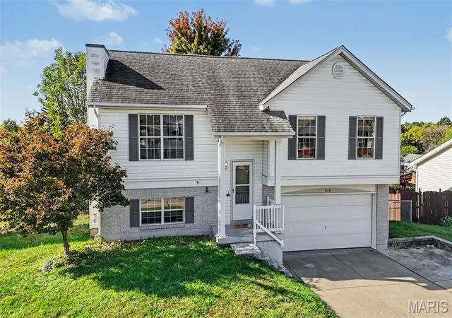 Photo 3 of Single family home for sale at 624 Longhorn Dr, O Fallon, MO 63368 | MLS# MIS26061115 | Listing updated on 2026-10-09