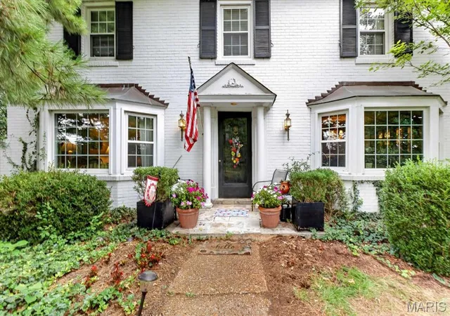Photo 3 of Single family home for sale at 10099 Litzsinger Rd, Saint Louis, MO 63124 | MLS# MIS26061116 | Listing updated on 2026-10-08