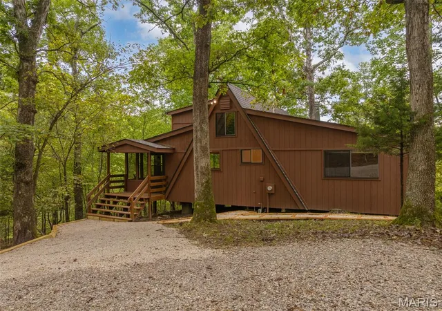 Photo 3 of Sale Pending at 236 Nature Grv Dr, Wright City, MO 63390 | MLS# MIS26061118 | Listing updated on 2026-09-30