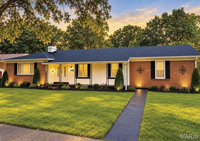 Photo 1 of Single family home for sale at 1 Crookham Ct, Florissant, MO 63033 | MLS# MIS26061119 | Listing updated on 2026-10-04