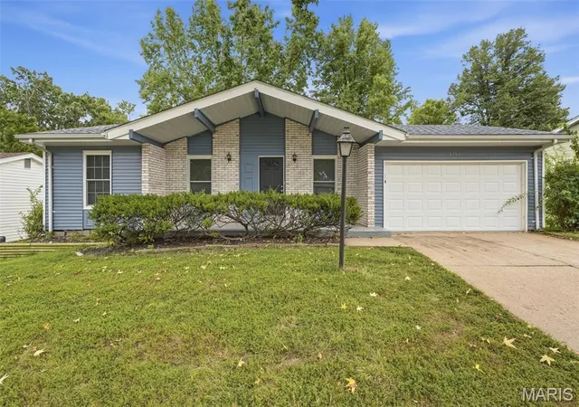 Photo 1 of Single family home for sale at 6766 Lesli Mari Ct, Florissant, MO 63033 | MLS# MIS26061125 | Listing updated on 2026-09-24