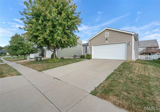 Photo 3 of Single family home for sale at 719 Rabbit Run Dr, Wentzville, MO 63385 | MLS# MIS26061130 | Listing updated on 2026-10-20
