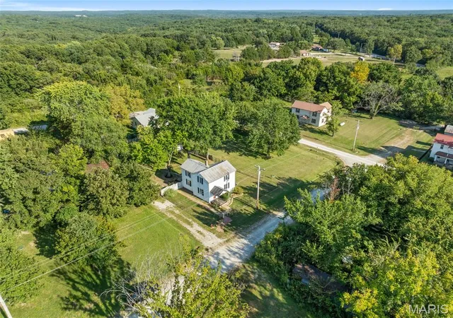 Photo 3 of Single family home for sale at 20 E Avenue, Leslie, MO 63056 | MLS# MIS26061136 | Listing updated on 2026-09-23