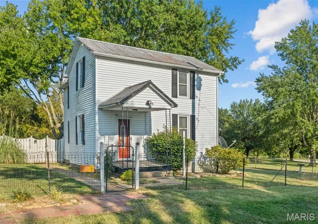 Photo 4 of Single family home for sale at 20 E Avenue, Leslie, MO 63056 | MLS# MIS26061136 | Listing updated on 2026-09-23