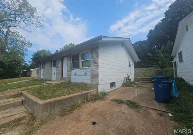 Photo 2 of Single family home for sale at 6140 Emerald Ave, Saint Louis, MO 63135 | MLS# MIS26061138 | Listing updated on 2026-09-25