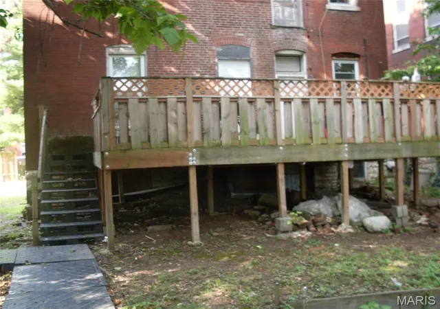 Photo 4 of Sale Pending at 3237 Barrett St, Saint Louis, MO 63107 | MLS# MIS26061141 | Listing updated on 2026-10-07
