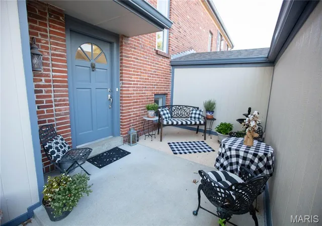 Photo 1 of Condo for sale at 979 Conestoga Dr, Manchester, MO 63021 | MLS# MIS26061142 | Listing updated on 2026-10-13