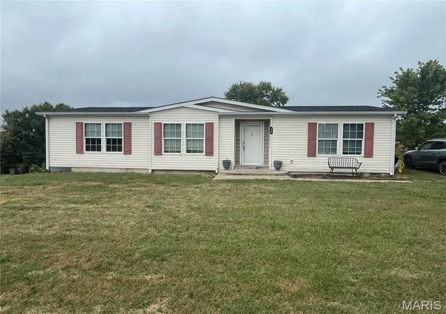 Photo 1 of Manufactured home for sale at 216 Washington St, Eolia, MO 63344 | MLS# MIS26061143 | Listing updated on 2026-10-05