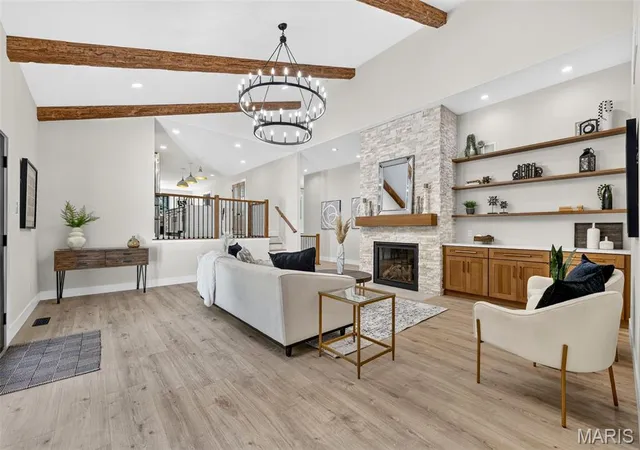 Photo 3 of Single family home for sale at 21 Balcon Est, Saint Louis, MO 63141 | MLS# MIS26061144 | Listing updated on 2026-10-19