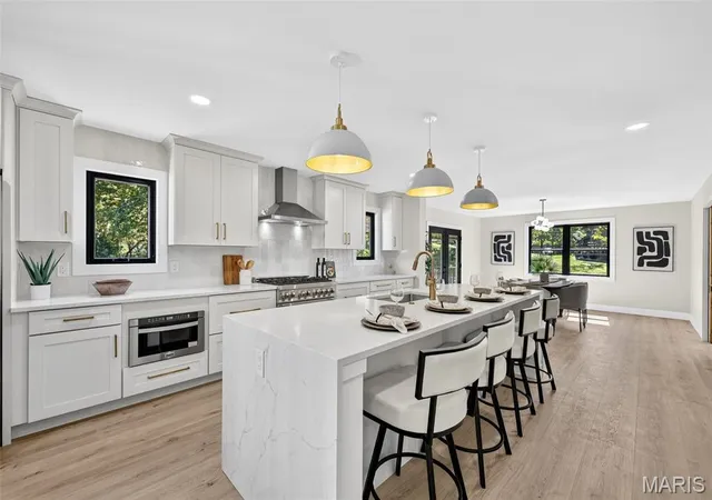 Photo 4 of Single family home for sale at 21 Balcon Est, Saint Louis, MO 63141 | MLS# MIS26061144 | Listing updated on 2026-10-19