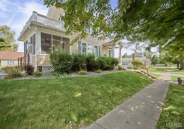 Photo 3 of Single family home for sale at 314 E Washington St, Pittsfield, IL 62363 | MLS# MIS26061158 | Listing updated on 2026-10-09
