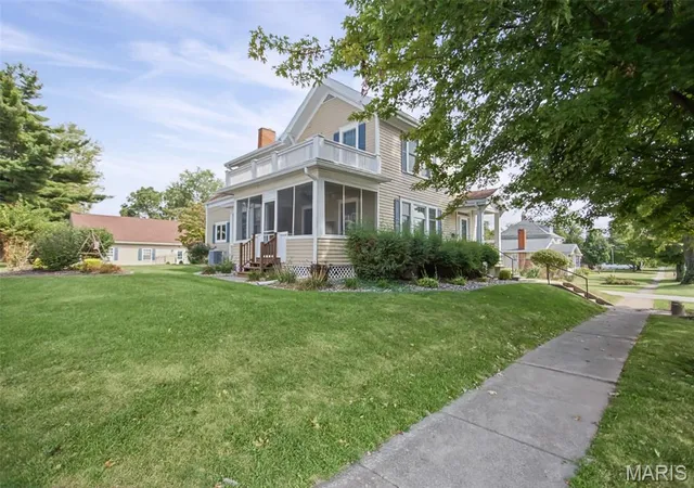 Photo 4 of Single family home for sale at 314 E Washington St, Pittsfield, IL 62363 | MLS# MIS26061158 | Listing updated on 2026-10-09