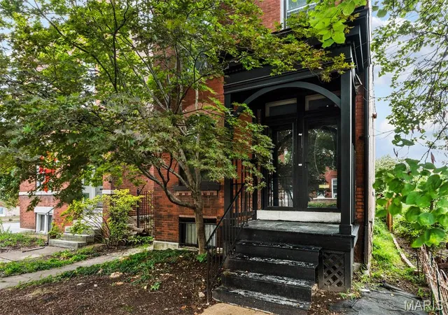 Photo 3 of Single family home for sale at 4402 Arco Ave, Saint Louis, MO 63110 | MLS# MIS26061159 | Listing updated on 2026-09-22