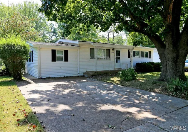 Photo 1 of Single family home for sale at 1586 Champlin Dr, Saint Louis, MO 63136 | MLS# MIS26061160 | Listing updated on 2026-09-24