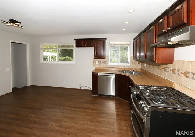 Photo 4 of Single family home for sale at 1586 Champlin Dr, Saint Louis, MO 63136 | MLS# MIS26061160 | Listing updated on 2026-09-24