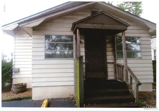 Photo 3 of Single family home for sale at 2981 Madison Ave, Granite City, IL 62040 | MLS# MIS26061162 | Listing updated on 2026-10-09