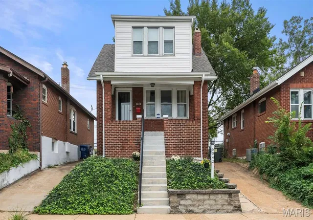 Photo 2 of Sale Pending at 6042 Wanda Ave, Saint Louis, MO 63116 | MLS# MIS26061165 | Listing updated on 2026-10-03