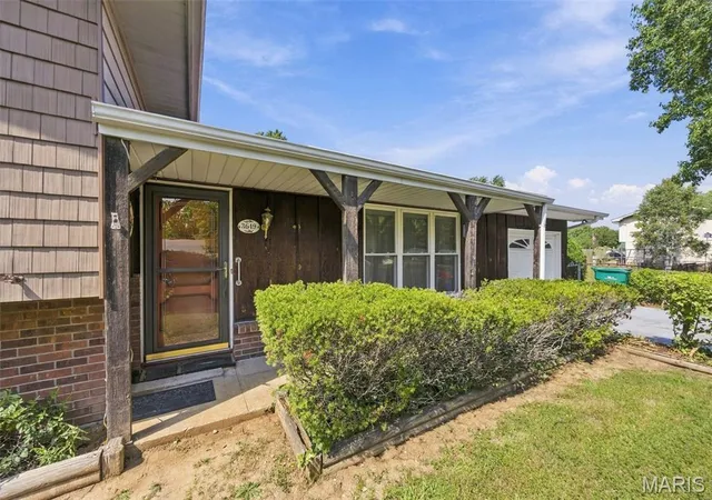 Photo 3 of Sale Pending at 3649 Gail Dr, Imperial, MO 63052 | MLS# MIS26061167 | Listing updated on 2026-09-26