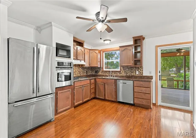 Photo 4 of Single family home for sale at 1940 Danelle Dr, Florissant, MO 63031 | MLS# MIS26061169 | Listing updated on 2026-09-23