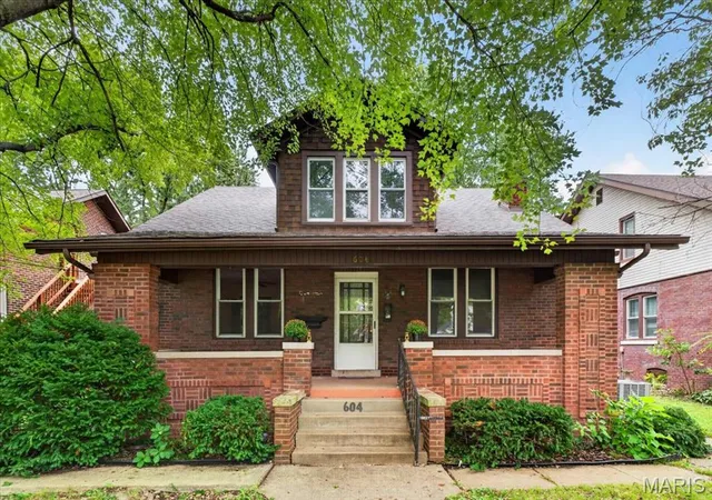 Photo 1 of Single family home for sale at 604 Sycamore St, Belleville, IL 62220 | MLS# MIS26061172 | Listing updated on 2026-10-01