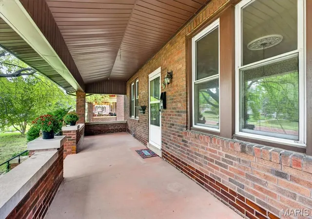 Photo 3 of Single family home for sale at 604 Sycamore St, Belleville, IL 62220 | MLS# MIS26061172 | Listing updated on 2026-10-01