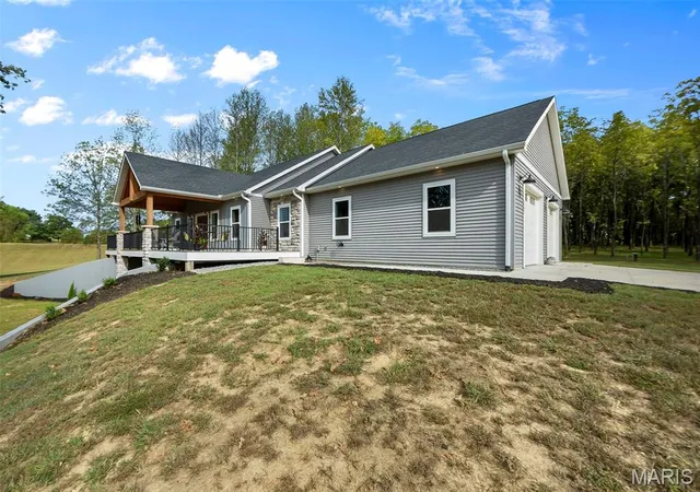 Photo 2 of Single family home for sale at 247 Pecan Landing Ln, Jackson, MO 63755 | MLS# MIS26061176 | Listing updated on 2026-09-28