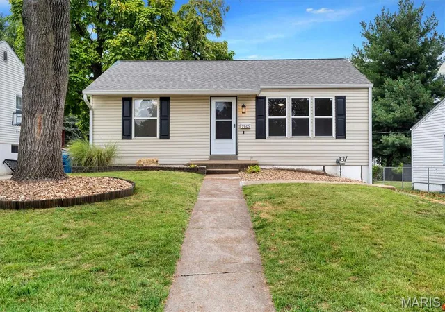 Photo 1 of Single family home for sale at 9809 Lullaby Ln, Saint Louis, MO 63114 | MLS# MIS26061186 | Listing updated on 2026-09-28